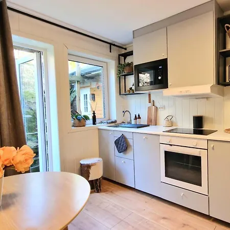Midt I Sentrum * Sogndalsstrand